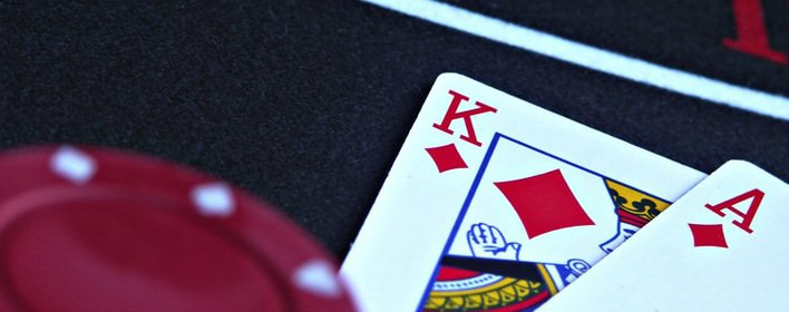 Blackjack Connaissez vos mains-3 cartes 16 contre Croupier 10